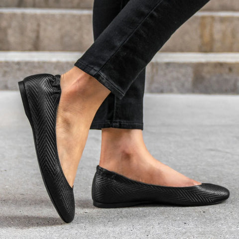 Scrunch | Black Embossed